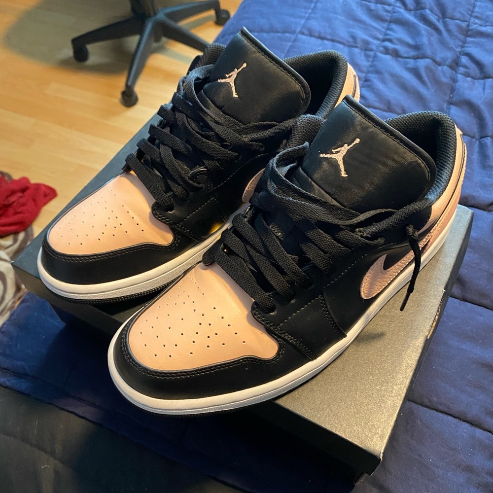 Jordan 1 Low Crimson Tint